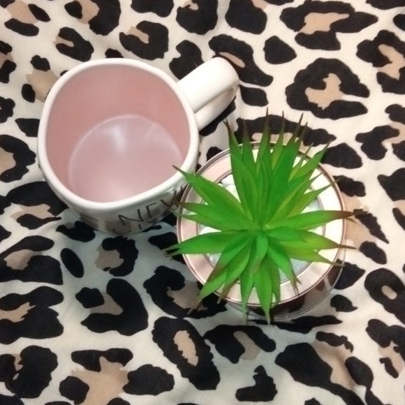 🆑Buy one Rae Dunn Big & Comfy Coffee mug, get one FREE. Highest price prevails. - Picture 3 of 6